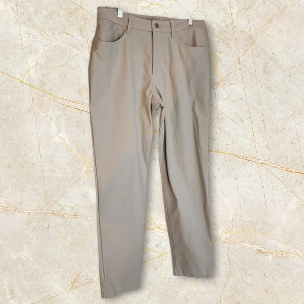Lululemon Men's Chinos in Light  Gray Sz 34/29.5